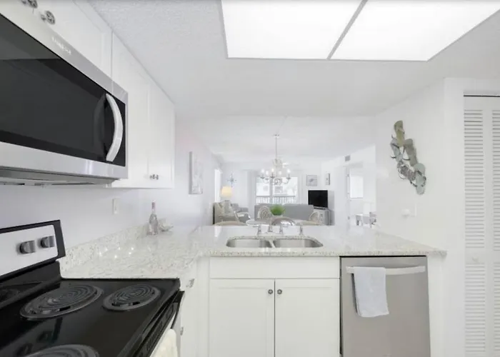 Oasis 21 Oceanfront With Pool